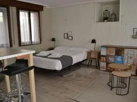 Tres Puentes Anguiano Apartamentos y Hostal