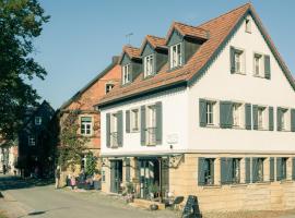 moments café & apartmenthaus, hotel with parking in Thurnau