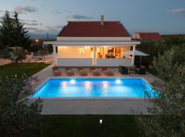 Villa Karla Debeljak - Zadar, atostogų namelis mieste Debeljak