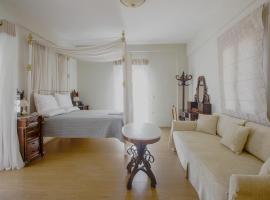 Emilia Luxury Apartments, hotel din Megas Yialos-Nites