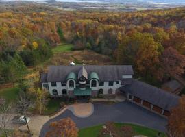 INN AT WAWANISSEE POINT, loma-asunto kohteessa Baraboo