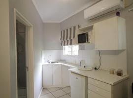 Loerie Guesthouse, pet-friendly hotel in Hoedspruit