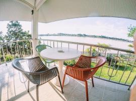 RiverTree House, biệt thự ở Nong Khai