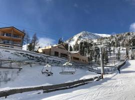 Apartment Ski in - Ski out: Turracher Hohe, Panoramabahn yakınında bir otel