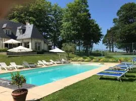 Superbe Villa Individuelle avec Piscine et Tennis privatifs