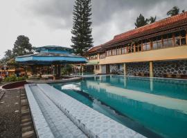 RedDoorz Plus @ Megamendung Puncak Bogor, hotel v destinaci Bogor