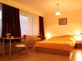Hotel of Bulgarian Academy of Sciences、にあるソフィア空港 - SOFの周辺ホテル