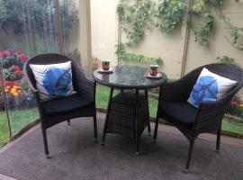 Albert Mews B and B, holiday rental sa Whitianga