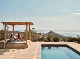 Diles & Rinies, four-star hotel in Tinos Town