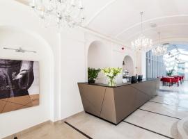 Adele Boutique Hotel، فندق في بيتْش