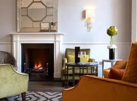 54 Queen's Gate Hotel