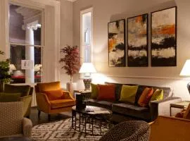 54 Queen's Gate Hotel