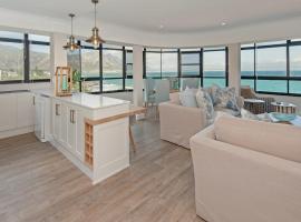 The Sun, Whales & Waves - Seafront Apartment