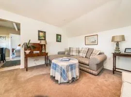 Pebble Apartment
