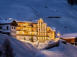 LARET private Boutique Hotel - Adults only, hotel near Mullerbahn, Samnaun