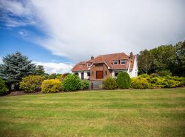 Luxury Manor, Private, Double Garage, Hot tub, Wifi, hótel með bílastæði í Ballinderry Upper