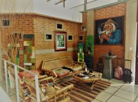 Salamandra Room, nakvynės su pusryčiais namai mieste Escazú