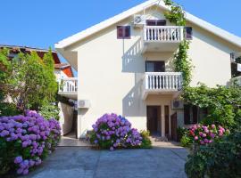 Apartments Ratković, three-star hotel in Tivat