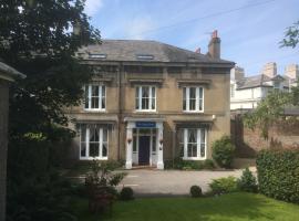 The Corner House Bed & Breakfast, Cama e café (B&B) em Whitehaven