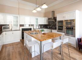 Stunning Spacious Central Apartment near Parade Gardens, hotel en Bath