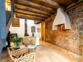 Antigua Panadería de Valdelarco, chimenea con horno 2 Hab 4 pers mas 2 max