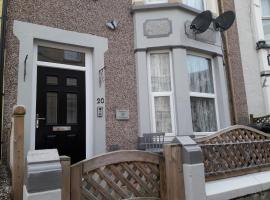 Birchwood Apartment, hotel in Llandudno