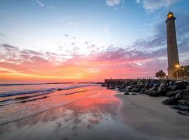 "Flora B&B "- Rooms in Privat Home, guest house in Maspalomas