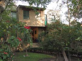 Casa del Retoño, hotel cerca de Museo Regional de Cerámica de Tlaquepaque, Guadalajara