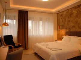 citizen 9, hotel u Solunu