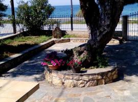 Aegialis: Skala Kallirachis şehrinde bir otel