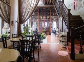 Carnarvon House, guest house in George Town