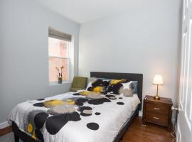 Steps to Convention Center, Downtown DC, and Metro Station: Private and Comfortable Bedroom/Bathroom, hotel in Washington, D.C.