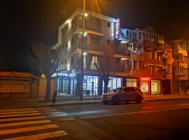 Family Hotel Novel City, хотел в Бургас