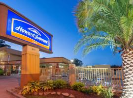 Howard Johnson by Wyndham Historic Lake Charles, hotel in Lake Charles