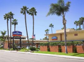 Howard Johnson by Wyndham San Diego Sea World، فندق في سان دييغو