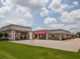 Iberia House & Suites