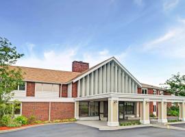 Ramada by Wyndham Seekonk Providence Area: Seekonk şehrinde bir otel