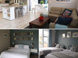 The Waterfront Cottage F12