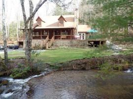 Creekside Paradise Bed and Breakfast, hotel with parking in Robbinsville