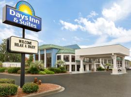 Days Inn & Suites by Wyndham Savannah Midtown, motell i Savannah