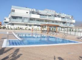 New and cosy apartment - 4 min walk from the beach - La Tejita - El Medano, hotel in Granadilla de Abona