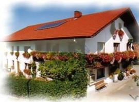 Ferienwohnung Sonja, hotel em Prackenbach