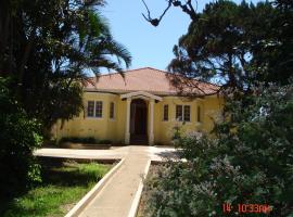 The Crescent Guesthouses - BnB/Self Catering, hotel in Durban