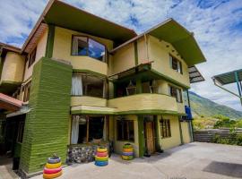 La Casa Verde Eco Guest House, hotel a Baños