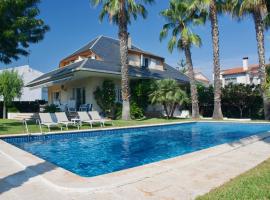 Villa Cala de la Mora, hotel in Torredembarra