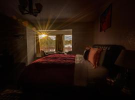 Bryce Trails Bed and Breakfast, hotell i nærheten av Three Wisemen i Tropic