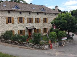 La Pierre Trouée Chambre d'Hôtes, spahotell i Châteauneuf-de-Randon