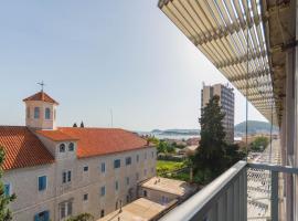 Luxury apartment Lucy in center with amazing sea-view