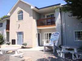 Put-in-Bay Poolview Condo #4، فندق في بوت-إن-باي