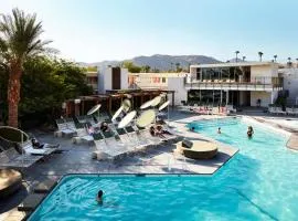 艾斯游泳俱樂部棕櫚泉酒店